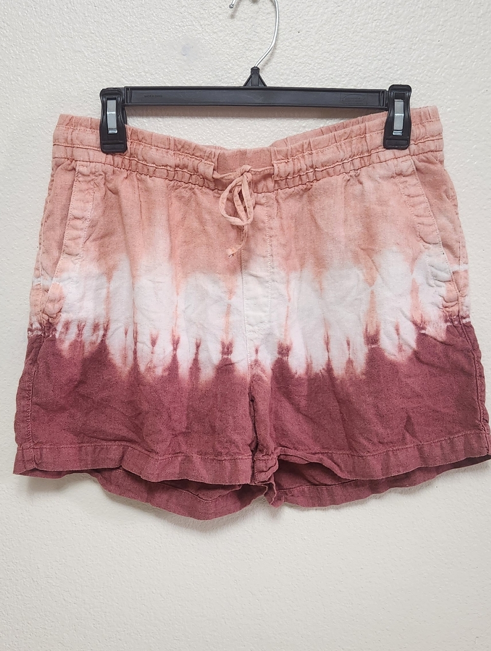 Old Navy Tie Dye High Rise Linen Shorts Womens Size M Red Coral Pull On Pockets